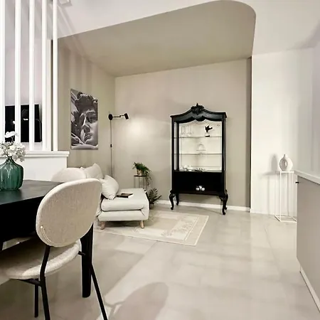 Apartment Retro Style With Terrace In Modern Perugia