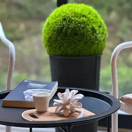 Retro Style With Terrace In Modern Apartamento