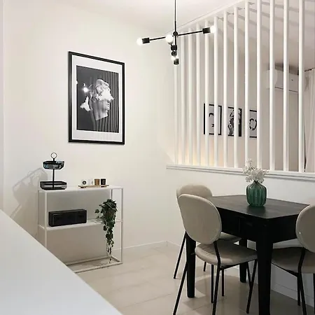 Apartment Retro Style With Terrace In Modern Perugia